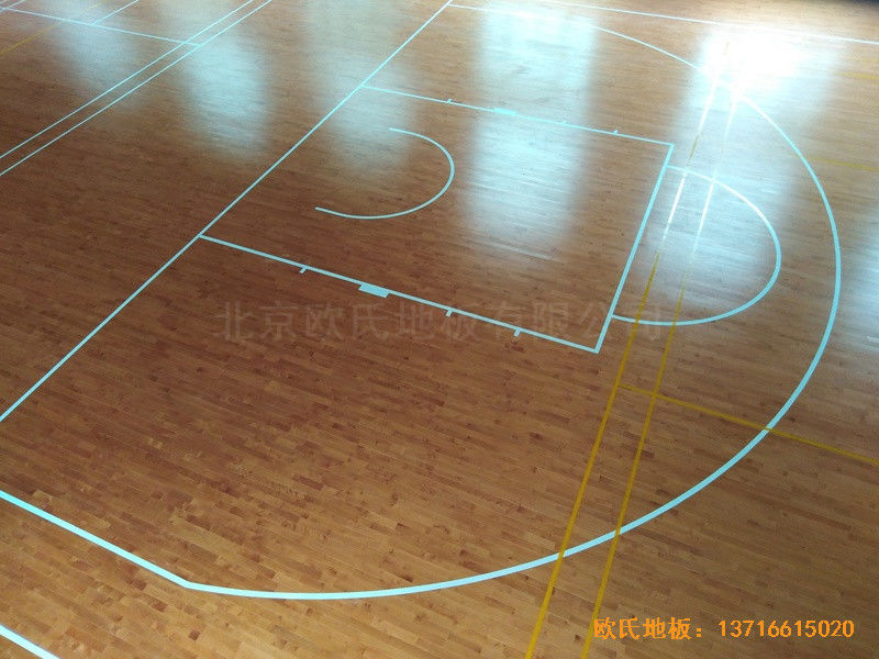 北大貴陽附屬實驗學校運動館運動木地板鋪設(shè)案例3