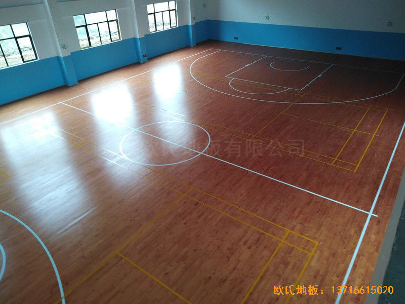 北大貴陽附屬實驗學校運動館運動木地板鋪設(shè)案例4