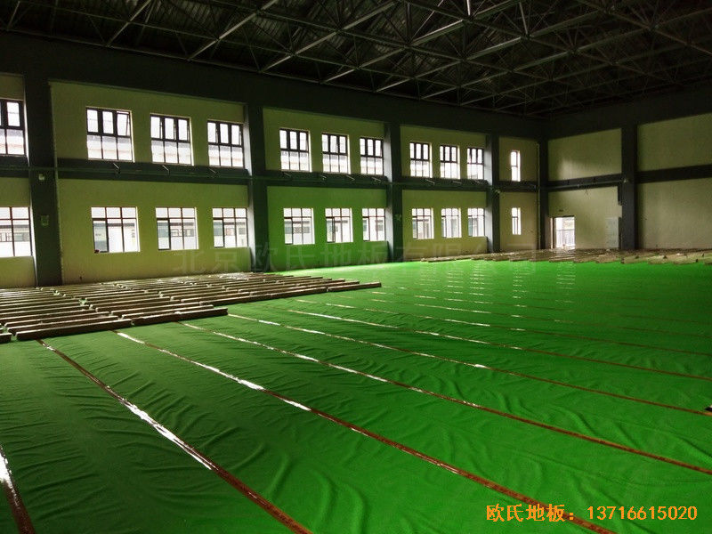 四川成都怡馨家園中學(xué)運(yùn)動館體育地板施工案例2