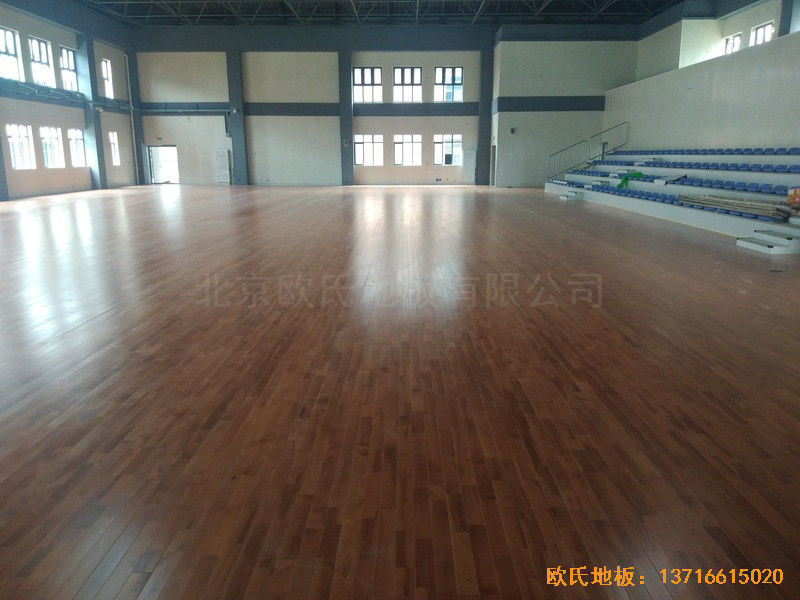 四川成都怡馨家園中學(xué)運(yùn)動館體育地板施工案例3