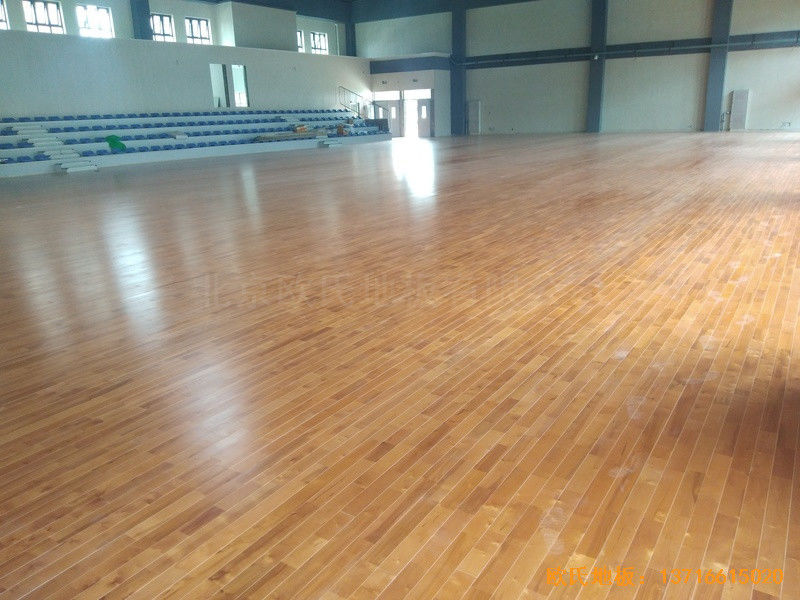 四川成都怡馨家園中學(xué)運(yùn)動館體育地板施工案例5